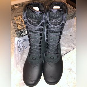 The North Face Shellista II Mid Insulated Waterproof Lace-Up Boots Black Size 7